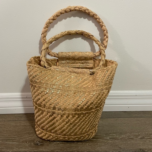 Zara Handbags - Zara straw string metallic woven bag w/ gold chain crossbody straps